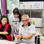 愛在社區蔓延！基隆兒少關懷大使陪伴長者探索3c新世界