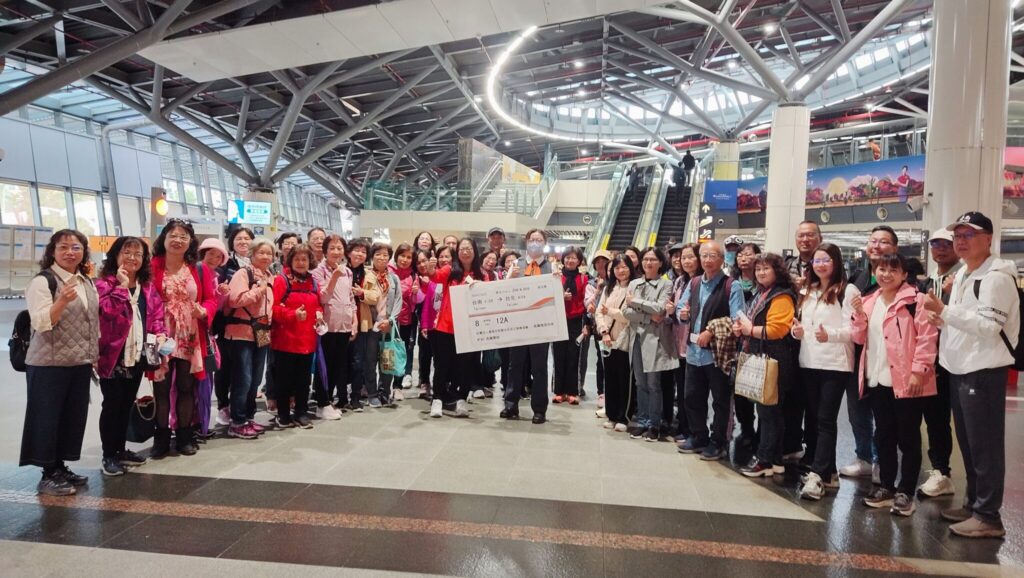 高鐵台南站溫馨關懷-重建家園長者展笑顏