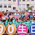 蔣萬安連趕兩校慶　宣布生生喝鮮奶將擴大至國中