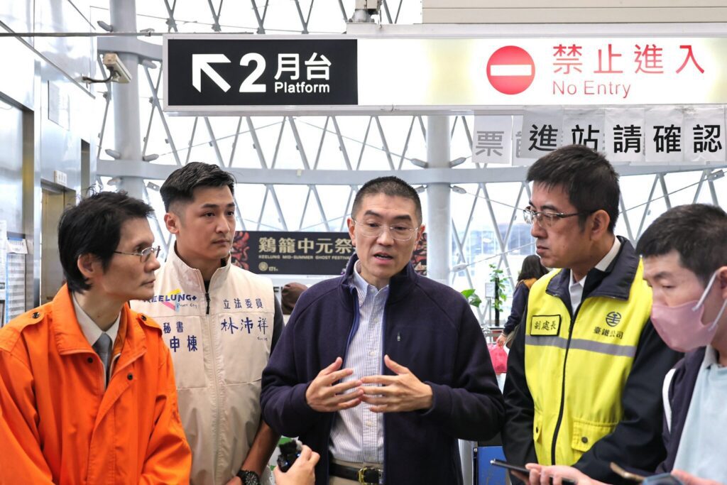 通勤不再「等嘸車」?謝國樑督促台鐵透明通報、加強應變效率