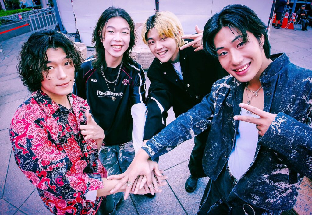 帕拉斯-pallas-被欽點出演五月天-周杰倫-f3-三強聯手神級-mv-飾演少年五月天