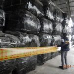 環保犯罪集團遭瓦解！基隆檢警環聯手破獲廢棄物偽裝輸出案　起訴23人追繳億元