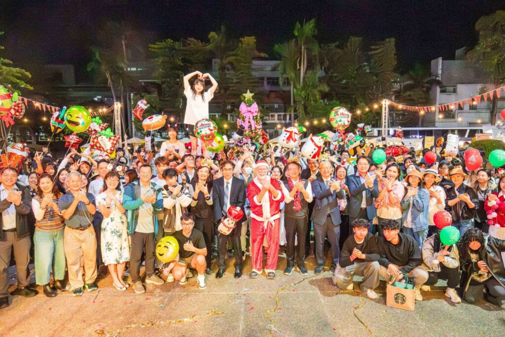 嘉藥「粉亮甲子」聖誕點燈璀璨登場-致敬永遠的聖誕老人gary