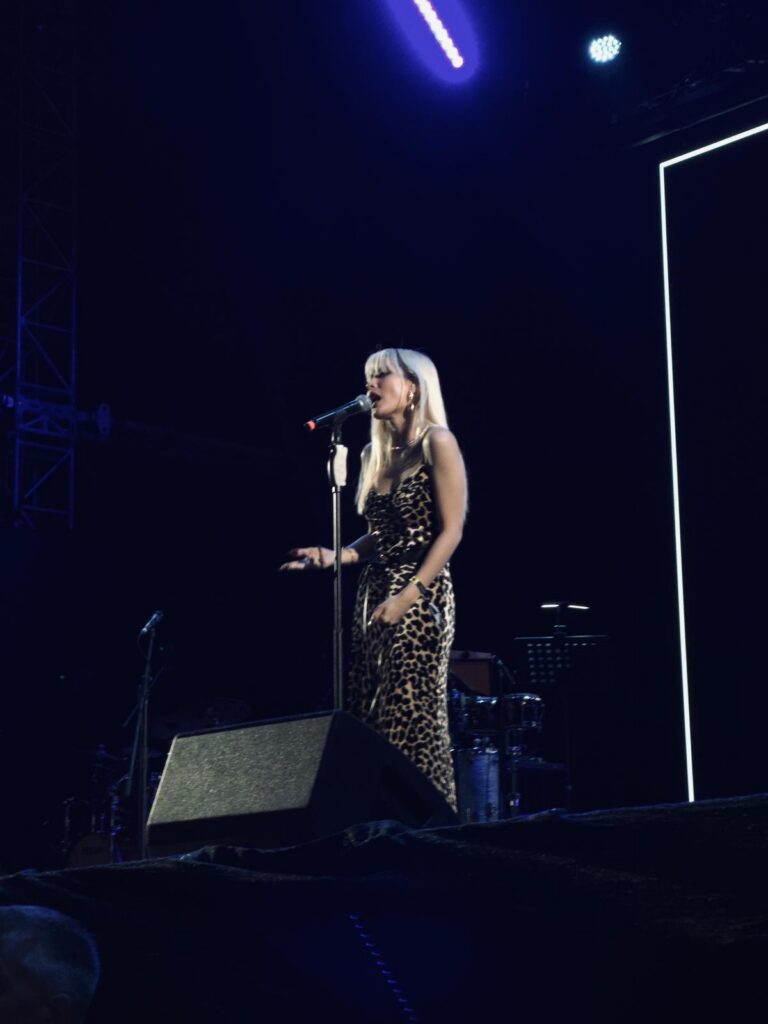 jud-陳泳希登香港-clockenflap-音樂節-超有誠意拜師-beyond-樂團劉志遠學粵語-把歌曲改編成粵語