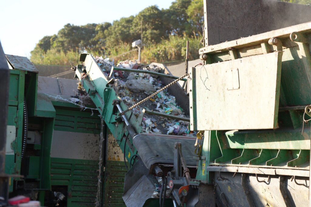 中市環保局啟動分選打包計畫 大里掩埋場裸露垃圾加速清除、改善環境品質