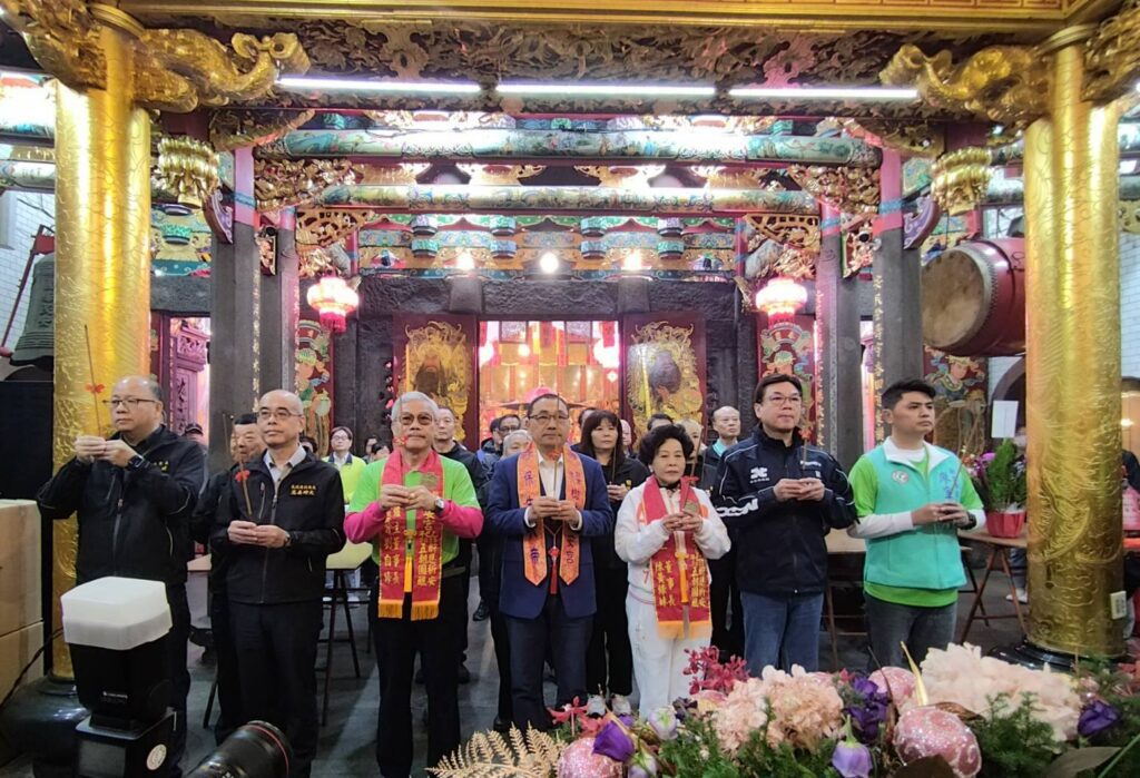 樹林濟安宮南北保生大帝徒步遶境 侯友宜參拜祈福