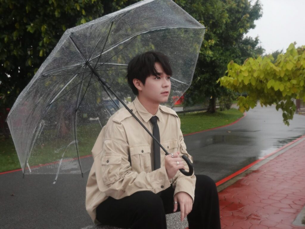 黃俊榮新作品靈感來自等不到訊息-嘴上說沒關係心裡卻酸