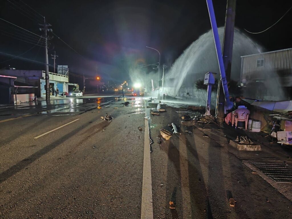 自小客車失控自撞護欄 中埔警方呼籲注意行車安全