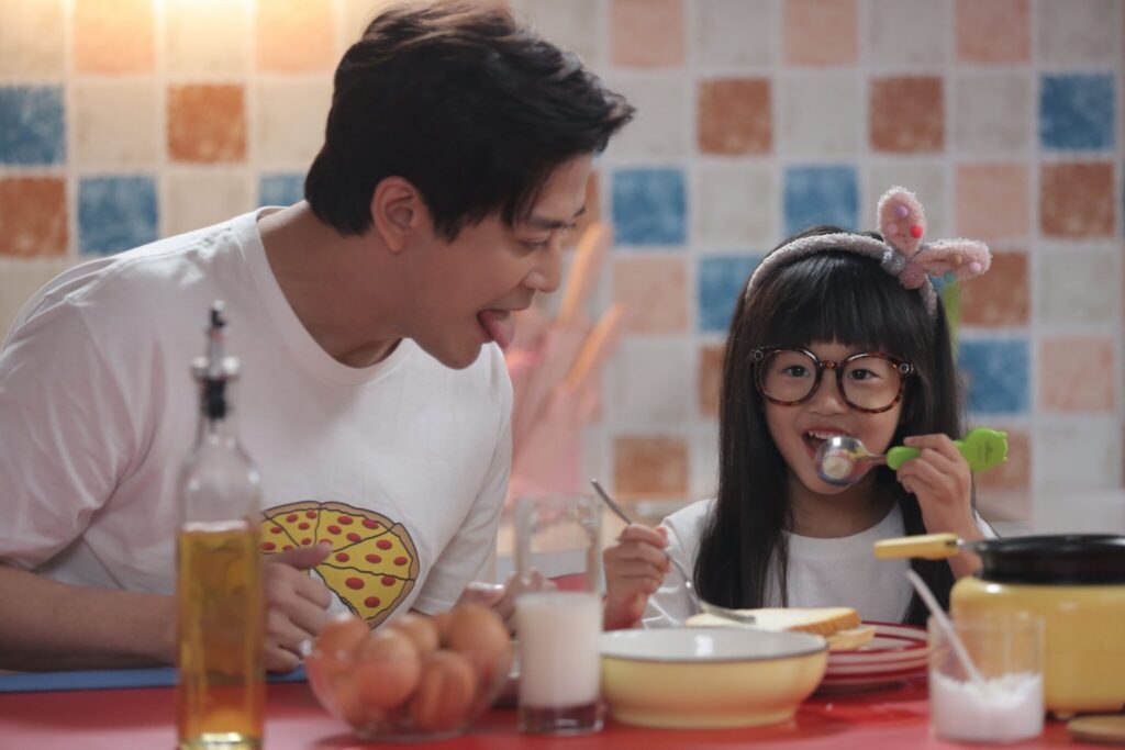 陳曉東榮獲第四屆香港紫荊花國際電影節最佳男主角-女兒朵朵驚喜客串首度同台合演