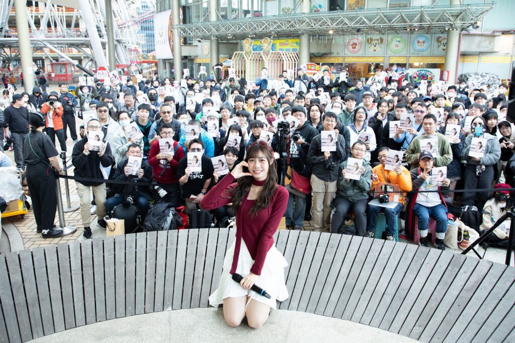 蔡亞恩《初次見麵》空降博客來冠軍-首本寫真+個人見面會合體登場