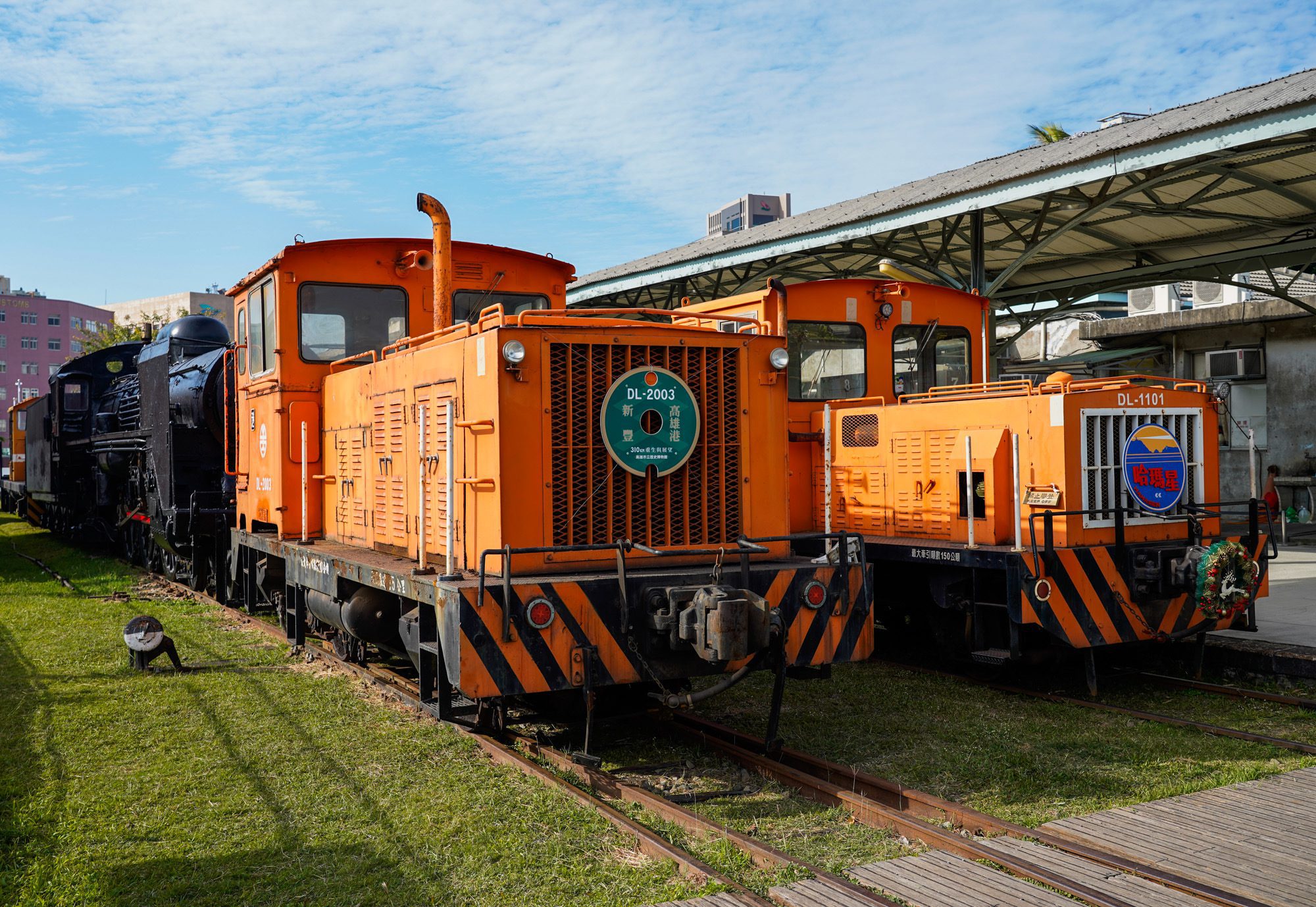 310km重生與展望　哈瑪星鐵道文化園區鐵道展示再加一-　-dl-2003號貨車移動機　運抵舊打狗驛故事館