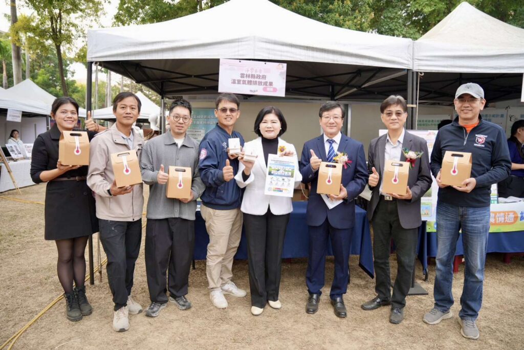 益生菌技術助水稻田減碳 雲林縣推動低碳稻作計畫 攜手青農與企業實踐農業減碳 打造永續農業新典範
