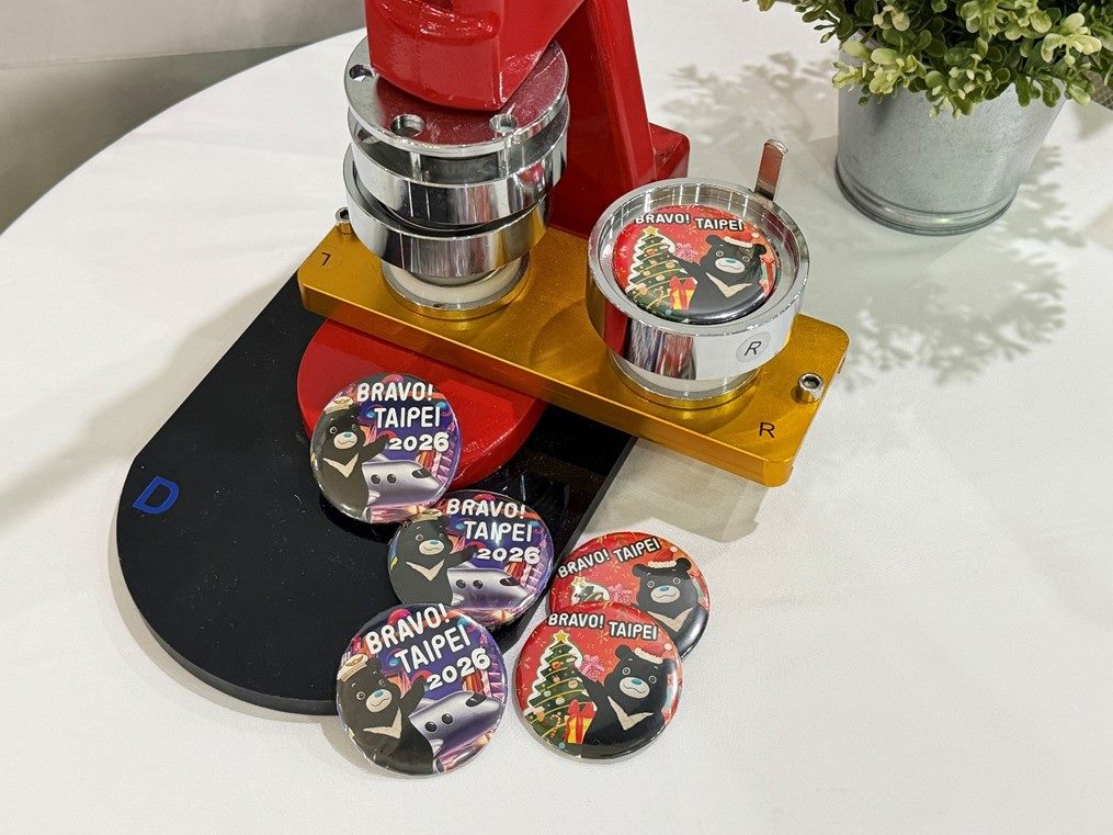 熊讚陪你過耶誕迎跨年 香堤廣場限定小屋亮相