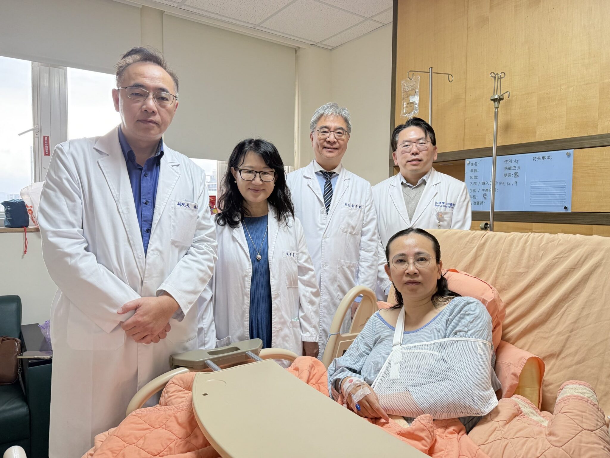 1219事件暖心後續　蔣萬安赴臺大醫院致謝救人父女檔醫師