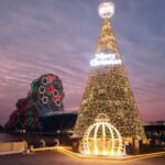 倒數進入2026-　高雄四大百貨、五星飯店加碼應援　高流聖誕地標「金勾tree」-　一張聖誕樹合照玩遍高雄享優惠　-12月24、25日高流「聖誕趴」驚喜預告雪花泡泡秀