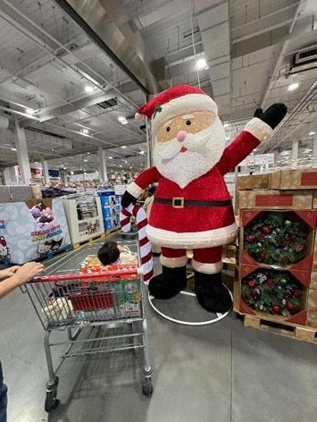 逛好市多變親子行程　聖誕裝飾、玩具區讓家長孩子都失守