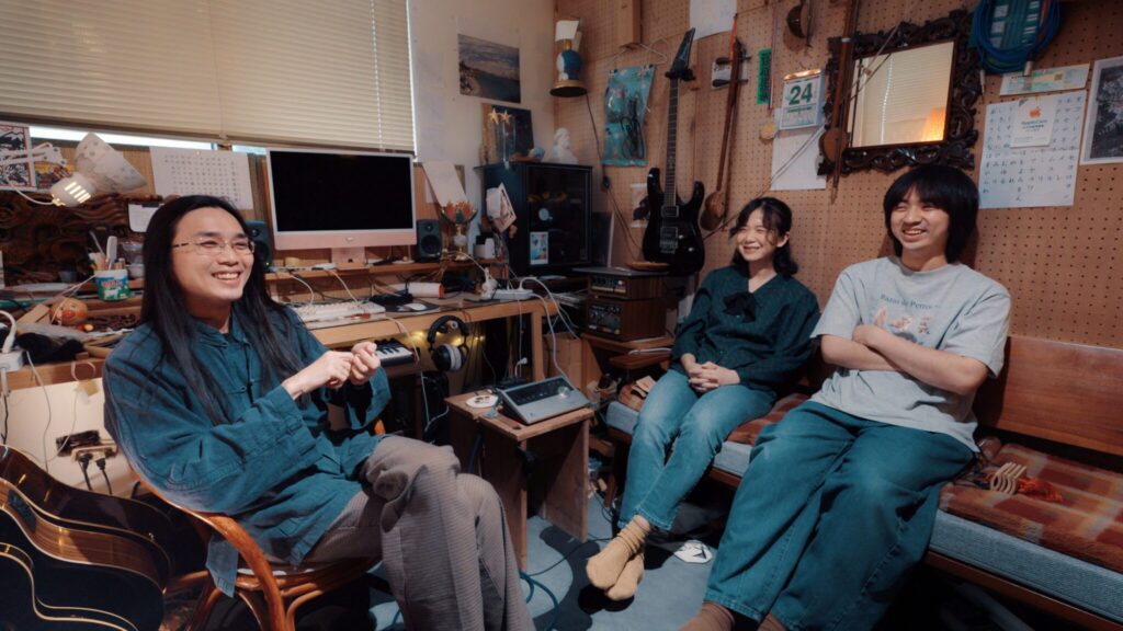 百合花樂團創作混血音樂實驗-以台語為核心-融合搖滾-藍調-雷鬼-放克並撞擊北管-南管-唸歌等傳統聲音