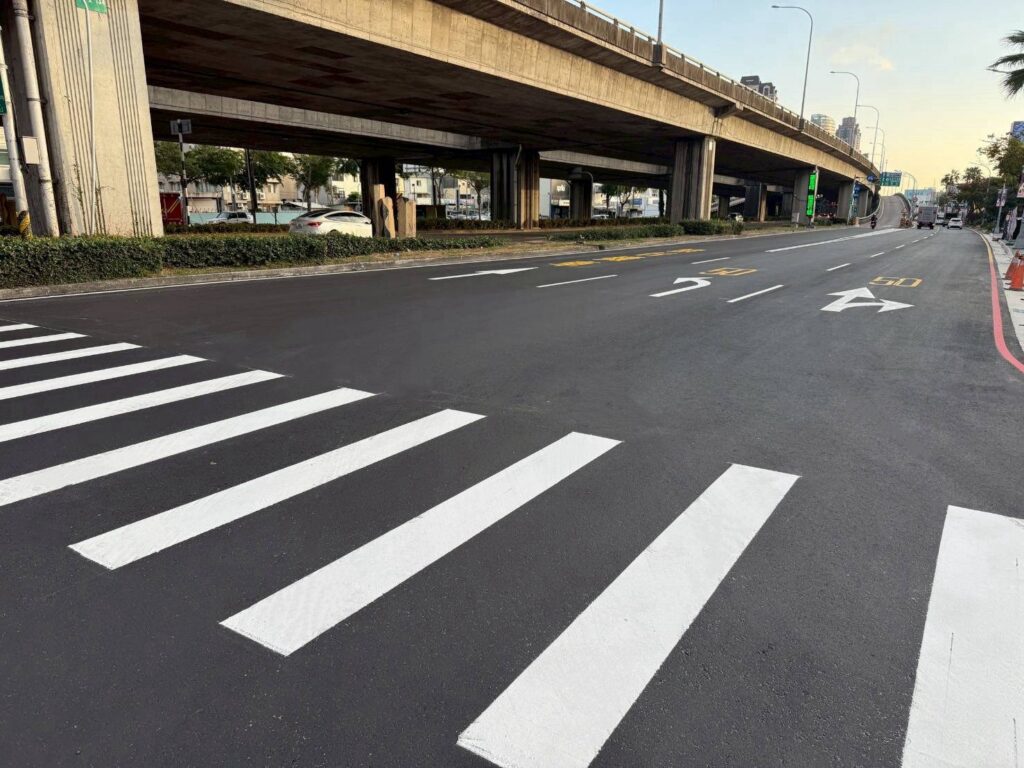 配合年末大型活動交通需求　中市完成環中路南向道路燙平