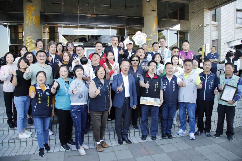 翁章梁頒114年商圈聯合購物節大獎 商圈表現亮眼獲肯定