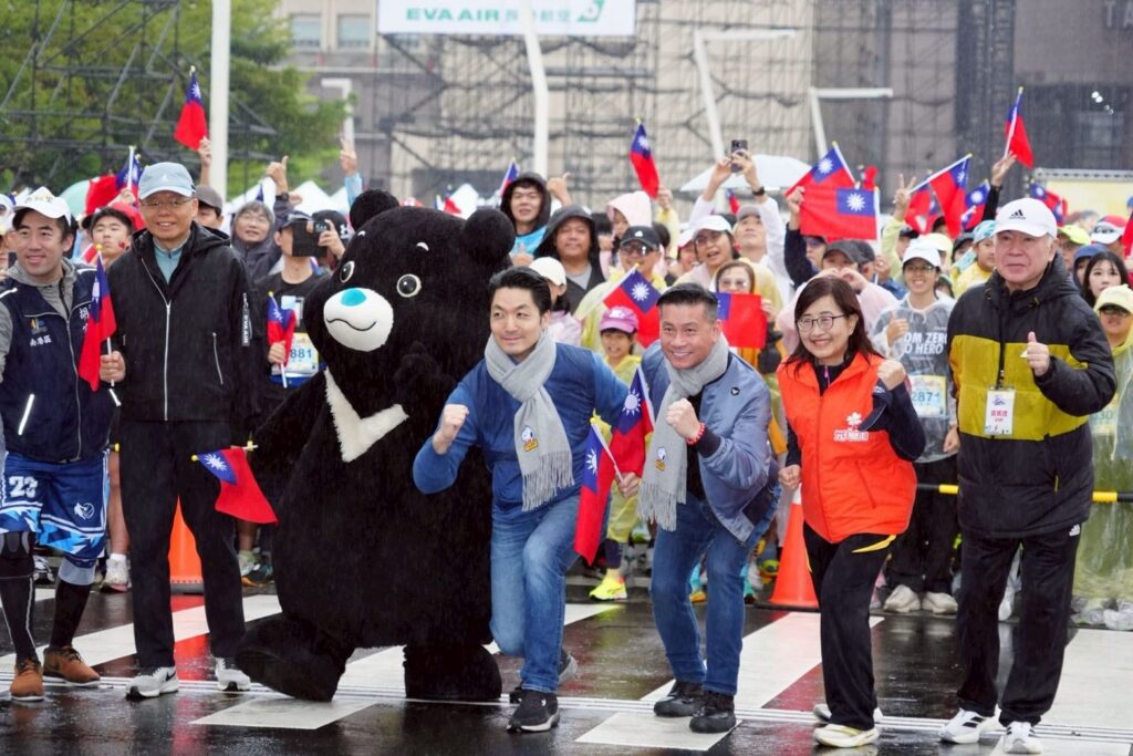 2026第一個早晨　蔣萬安與市民升旗路跑迎新年