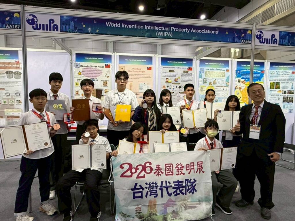 桃園會稽國中心發明社-曼谷國際展再創輝煌勇奪2金4銀2銅