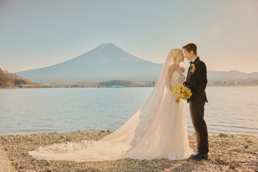 陳漢典-lulu夫妻喜帖藏幸福寓意-日本富士山見證下頂豔陽拍婚紗