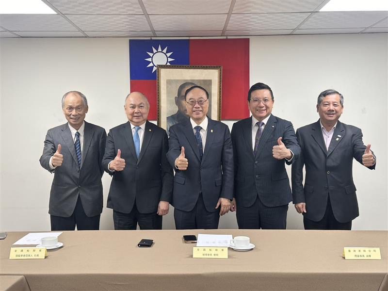 港務公司周永暉董事長傾聽業者心聲 推動貨櫃與散雜貨量能齊揚