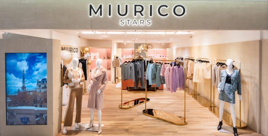 直播電商傳奇-miurico-自創女裝品牌挺進時尚核心！台北遠百信義-a13-盛大開幕