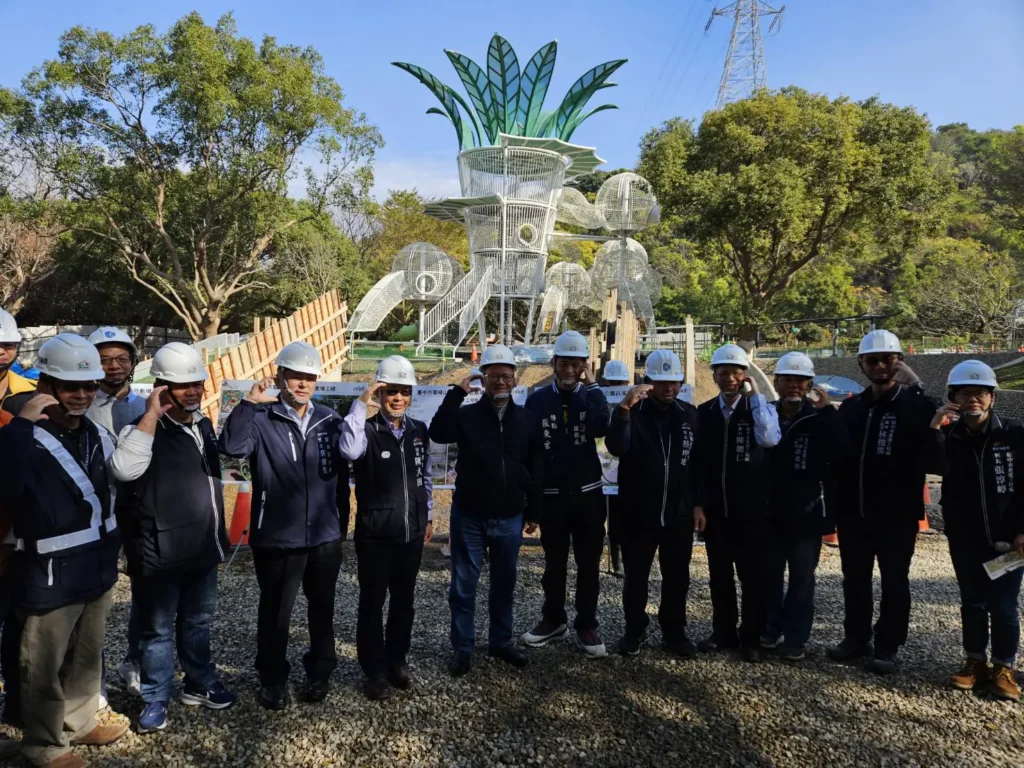 全國單一場域溜滑梯數量最多公園即將完工-就在清水鰲峰山公園-張清照議長大力爭取-　讓大人、小孩新增「放電」地點