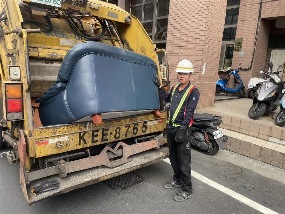 年終大掃除正當時　彰化縣環保局提醒民眾把握時間預約清運巨大家具