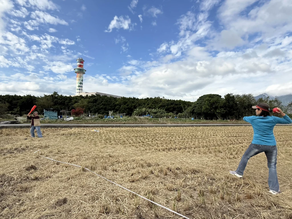 台北五分港溪畔的洲美農地-享受自然的奔跑快樂的棒球遊戲