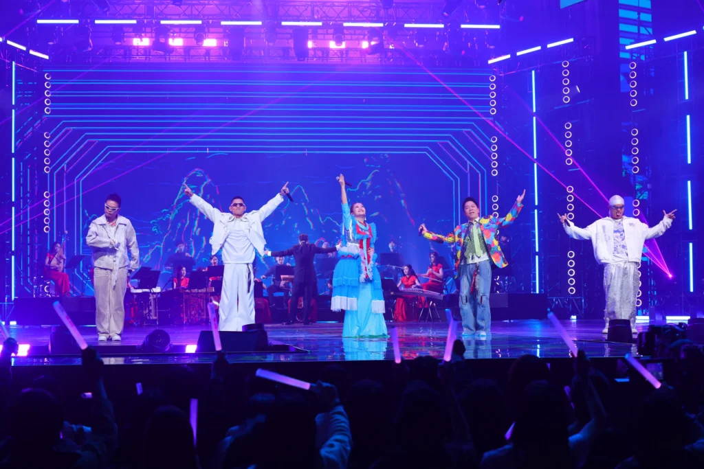 we-are-我們的除夕夜跨世代共演-春節最大ktv包廂