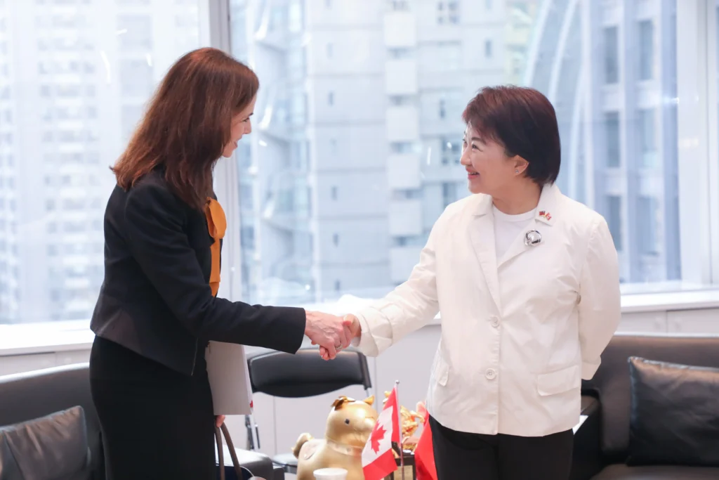 加國駐台代表何曼麗盛讚台中宜居　盧市長感謝參與慶典助城市行銷