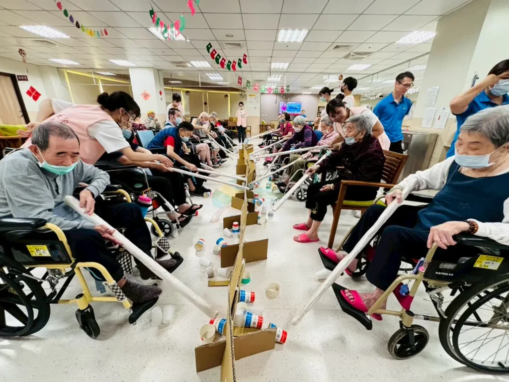 減輕家庭照顧者經濟負荷！-114年度住宿式機構補助申請中　每年最高12萬元