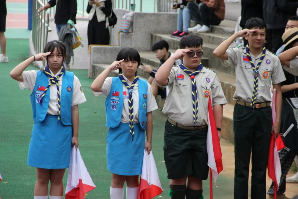 一名高中生立志當刑警;作文題目「我的志願」是否還有重量!