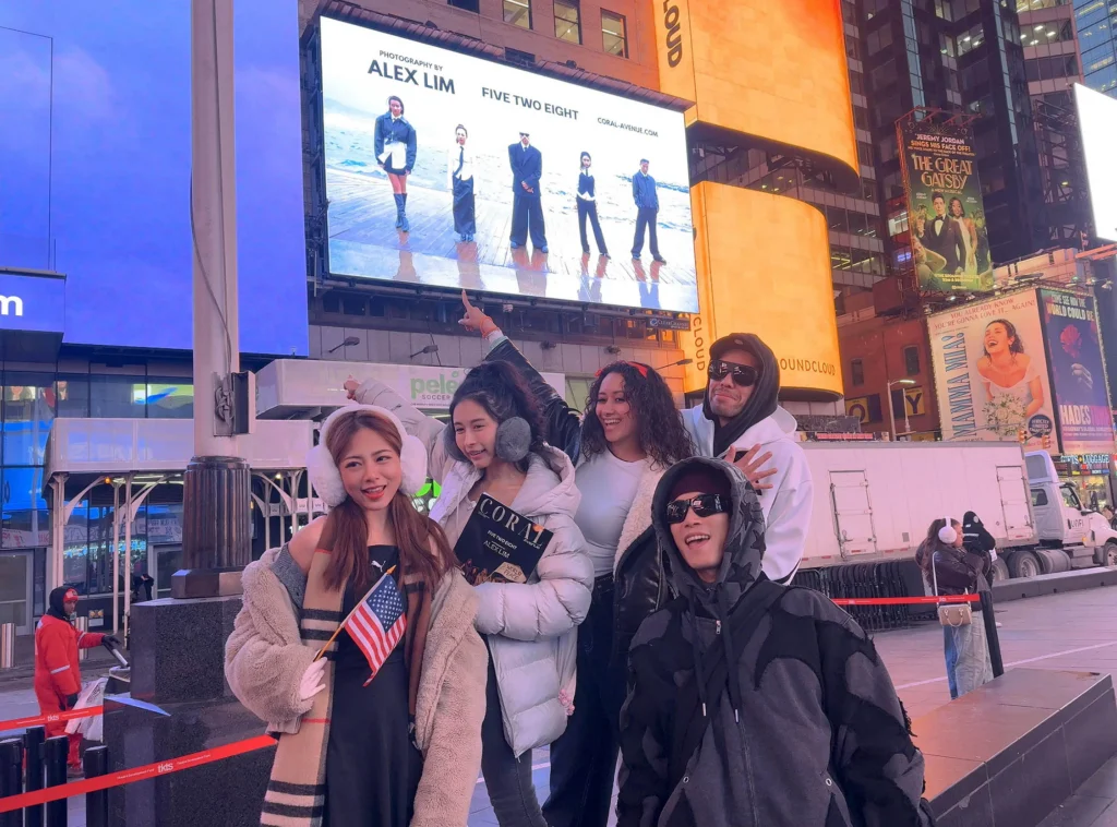 阿卡莎納療癒系天團五二八登紐約時代廣場-讓世界更理解「愛」