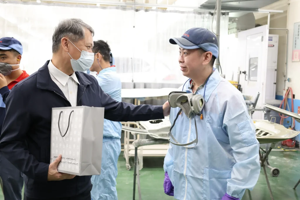 新北春安勞檢今啟動　勞工局長陳瑞嘉訪視國都汽車　提醒勿趕工造成過勞