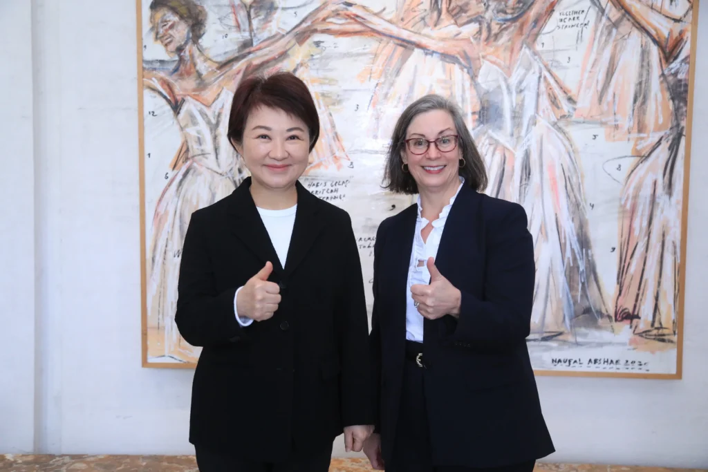 美國在台協會華盛頓總部執行理事藍鶯蒞臨台中　盧市長以美食會友-盼持續深化與美國友好合作