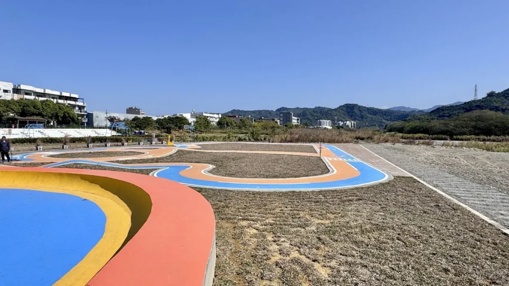 草湖溪畔新亮點！　大里滑步車道與滑板車廣場啟用-親子遊憩再升級