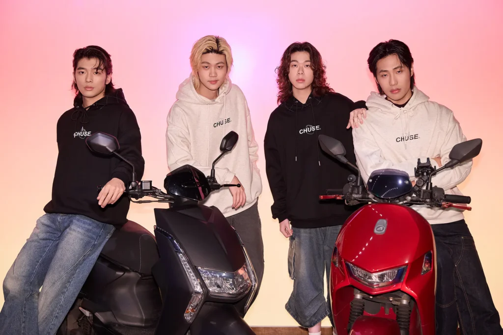 帕拉斯自己當業務親手送專輯-團員化身外送員面交-cd-給粉絲