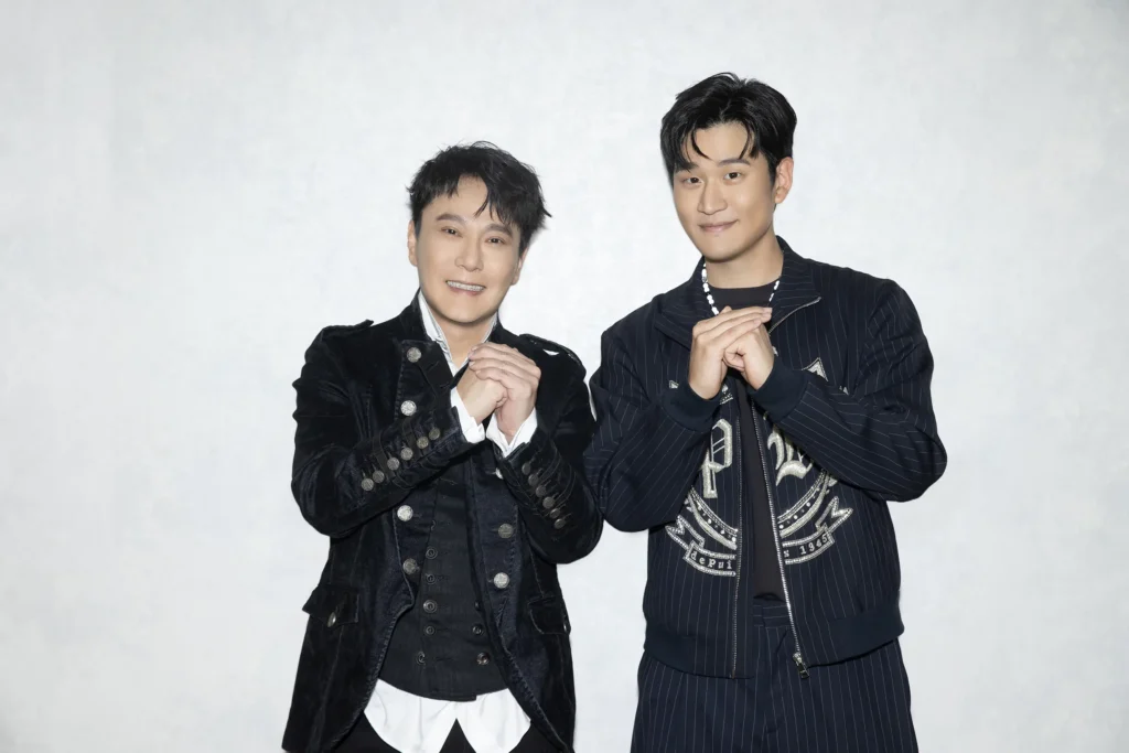 張信哲vs.周興哲睽違多年的「雙哲會」重現-合體拜早年