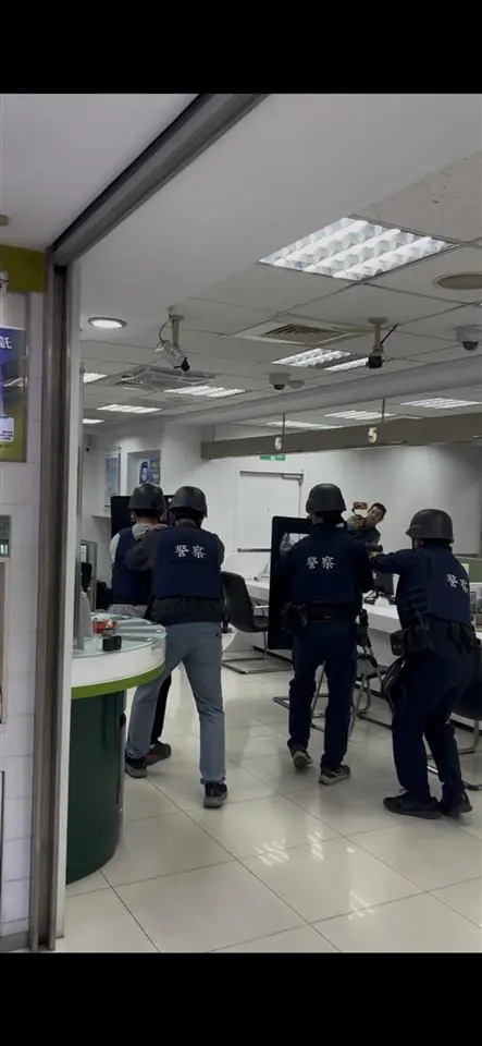 假外送真搶劫　北斗警銀合作防搶演練