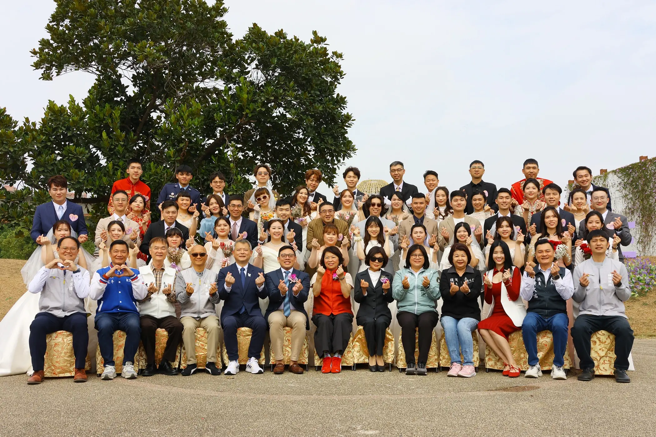 黃敏惠證婚、姐妹市祝福　嘉義市第44屆集團結婚洋溢幸福