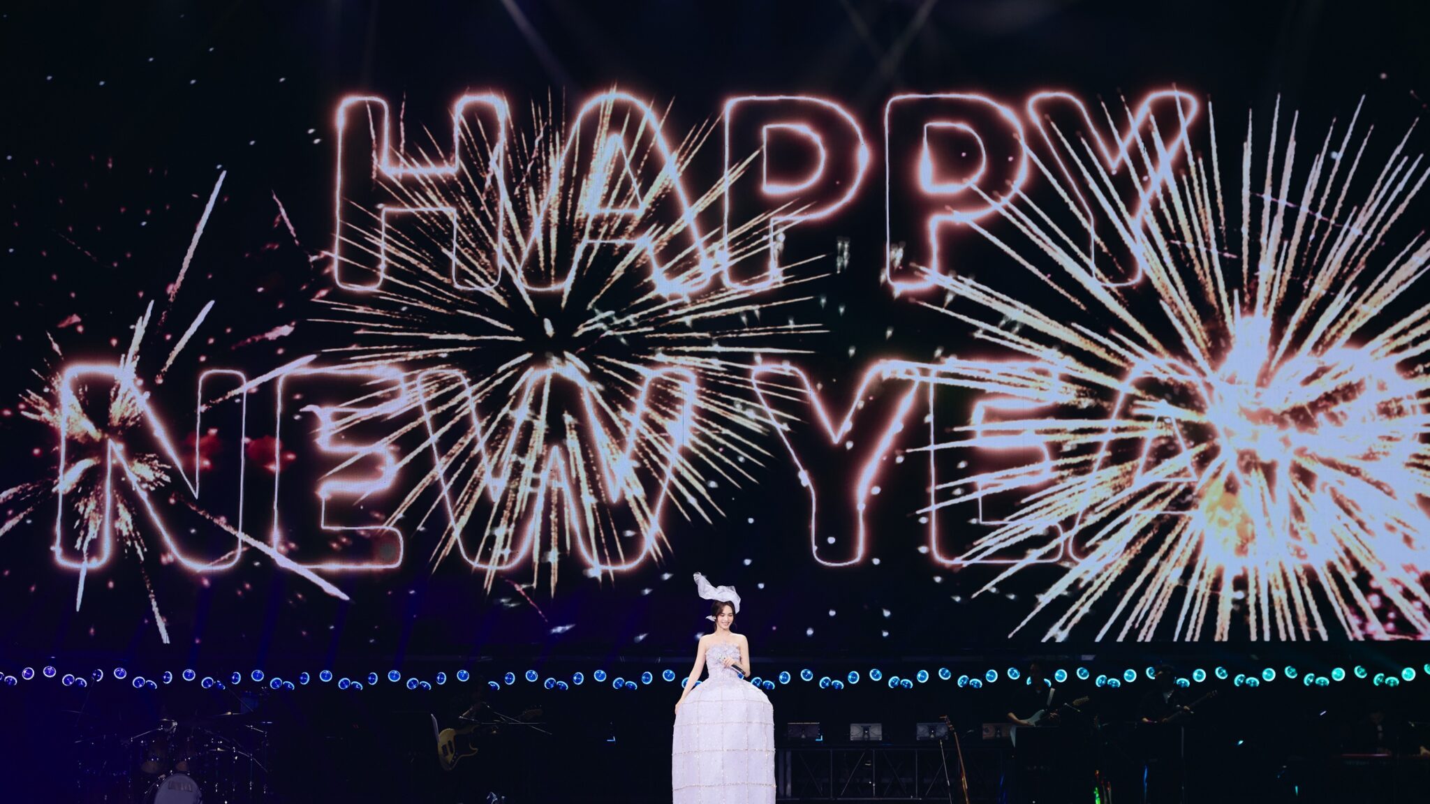 楊丞琳首次巡演陪歌迷倒數-化身「時光歌詠精靈」唱進-2026