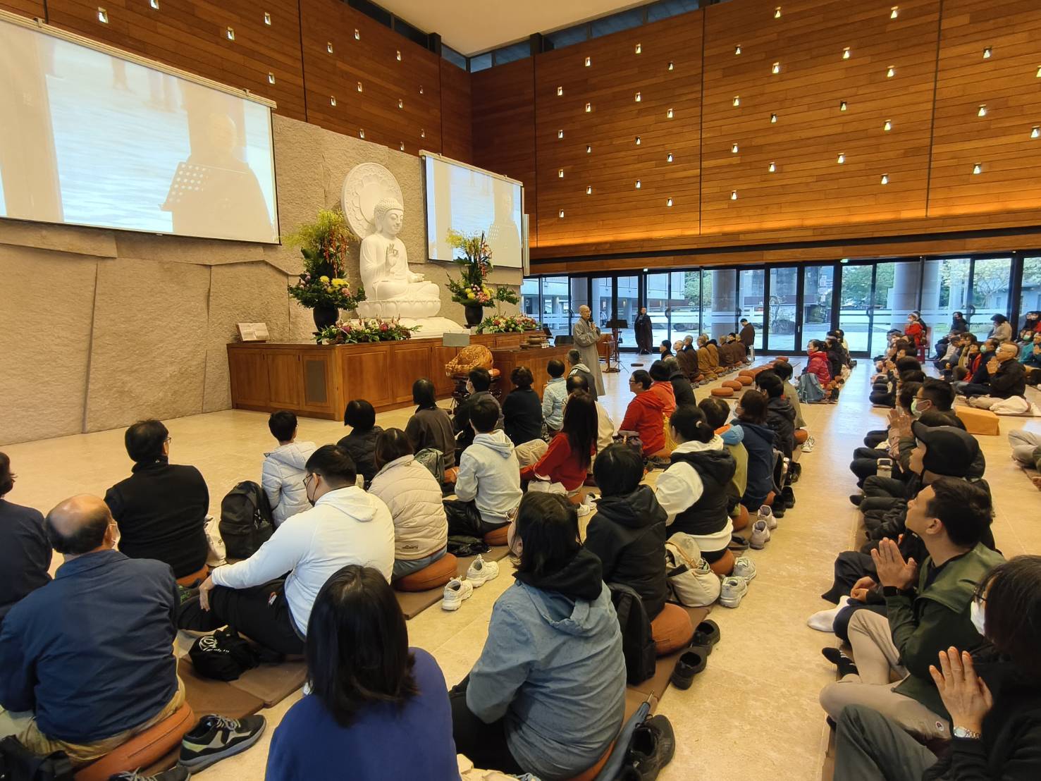 農禪寺新年早課    迎向一整年的祥樂豐足