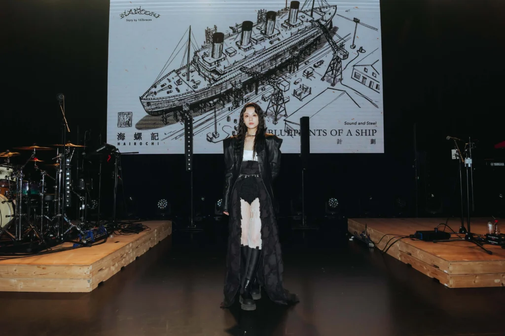 163braces 吳朵芸海盜美學-馬甲-麂皮裙-皮革長外套與蕾絲褲襪新造型