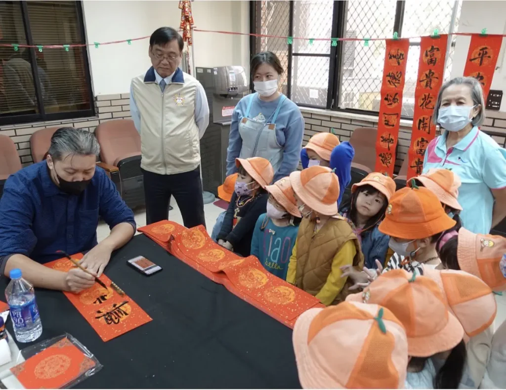 高雄市榮服處舉辦　「駿馬奔騰迎新年-書法名家寫好聯過好年」活動