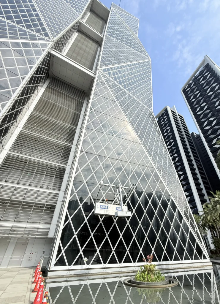 勞工局於中鋼總部　-舉辦大樓外牆清洗作業安全觀摩