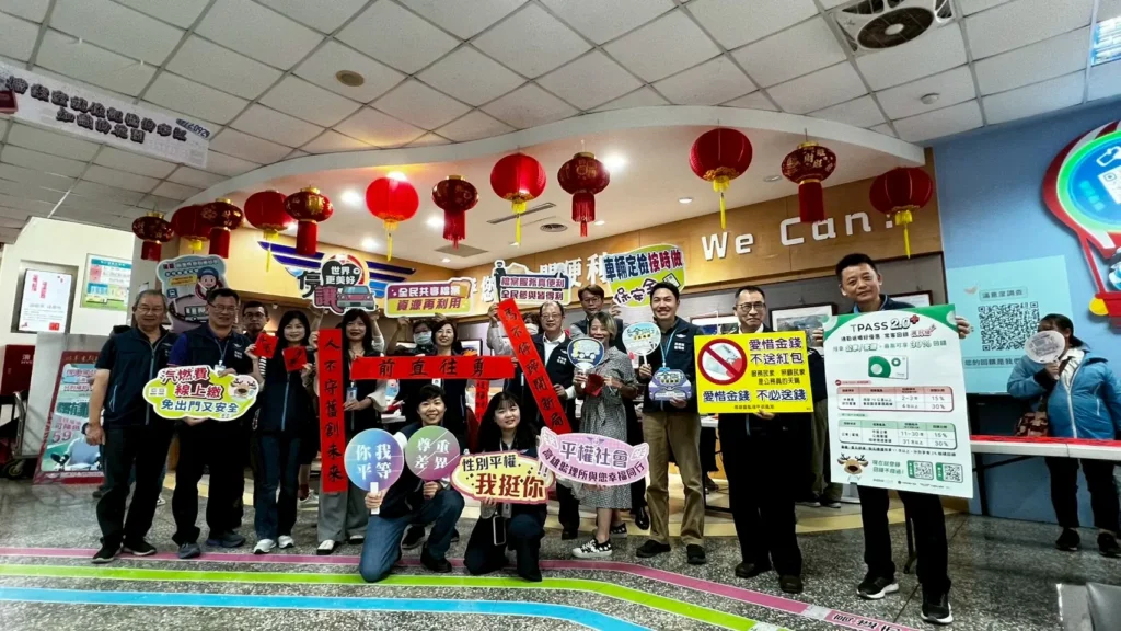 高雄區監理所「金馬獻瑞　福滿新春」　業務推廣活動大獲好評