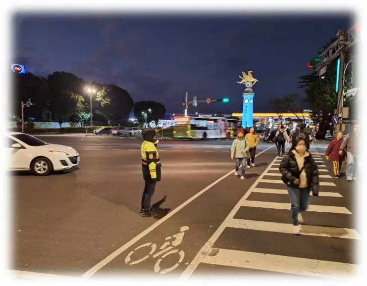 金馬賀歲迎新春　交通順暢喜迎春　松山警守護春節交安